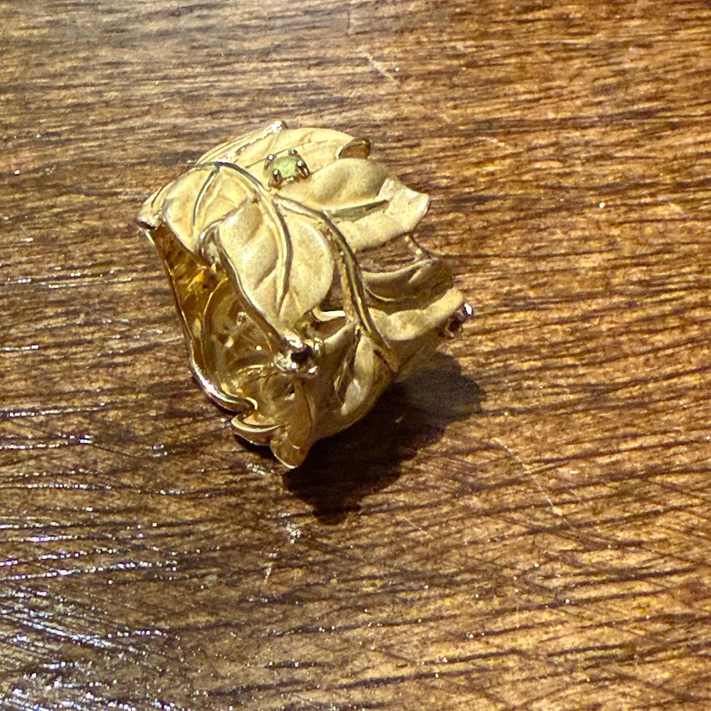 Gold Leaf Design Ring - Picture 4 of 4